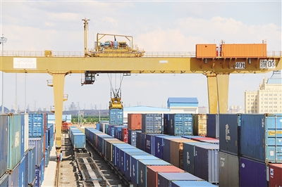 滿洲里站進(jìn)出口運量突破1000萬噸，貨物貿(mào)易持續(xù)增長